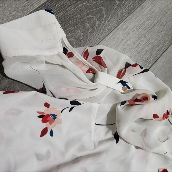 Floral white long sleever button up - Picture 2 of 4